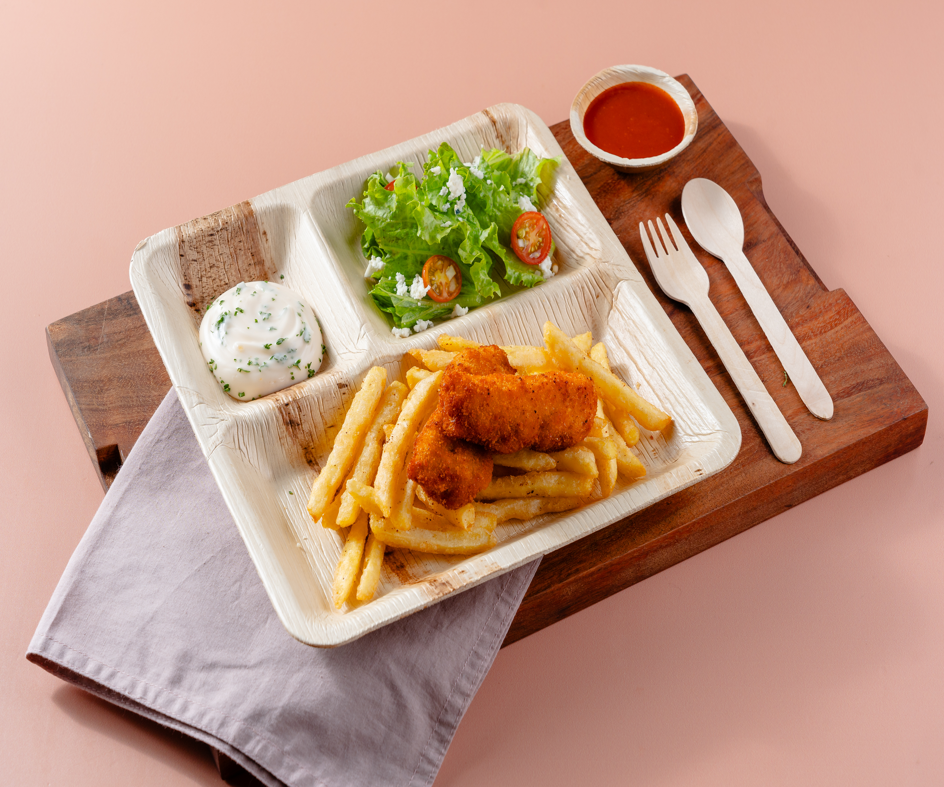 10" (25 cm) Square Compostabe 3 Compartment Palm Leaf Plates